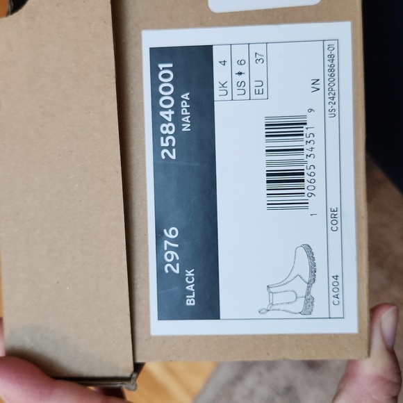 Dr. Martens 2976 Chelsea Boot - Picture 11 of 12